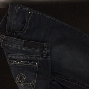 Size 16 rhinestone pocketed jeans by Seven